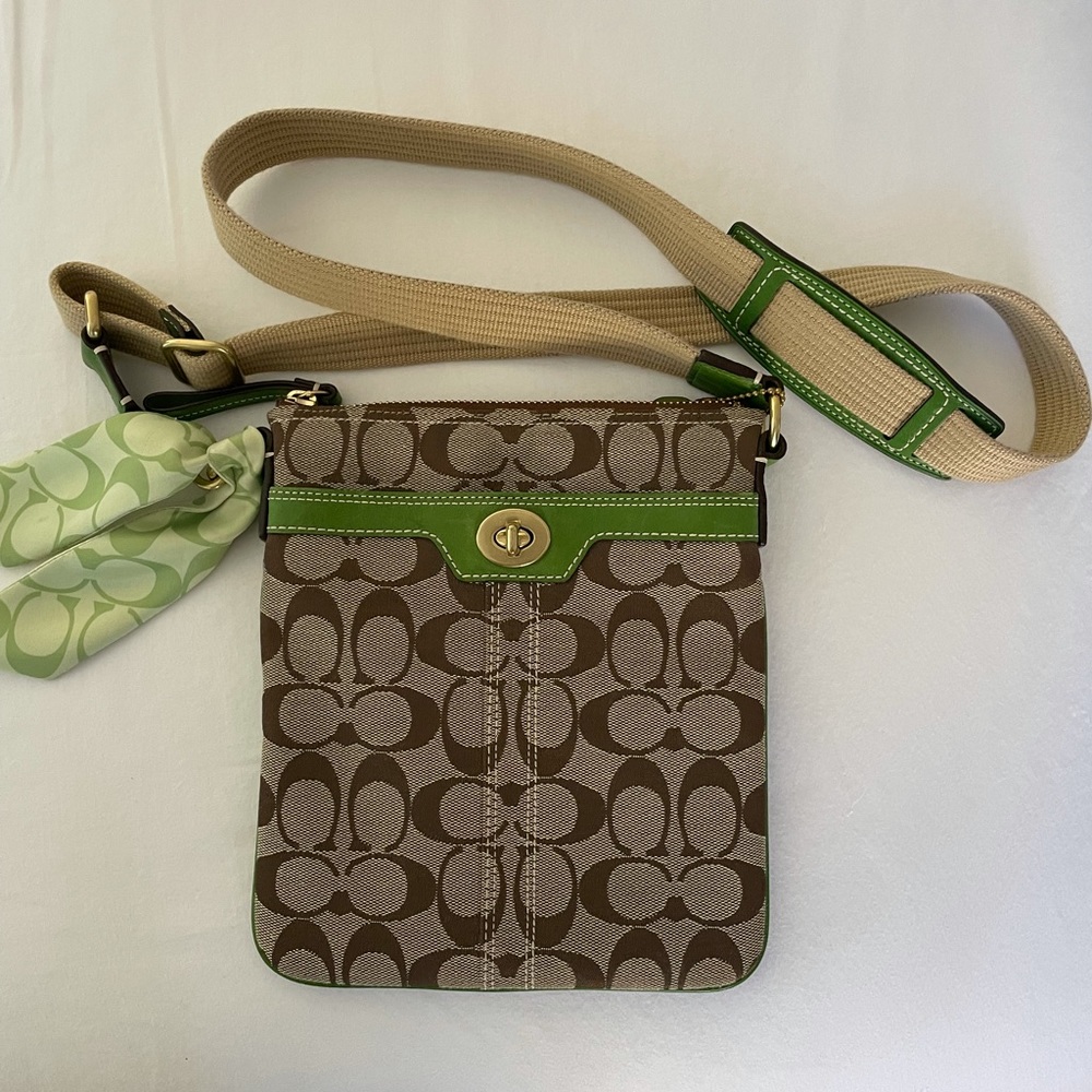 COACH Crossbody - Signature Canvas in Khaki